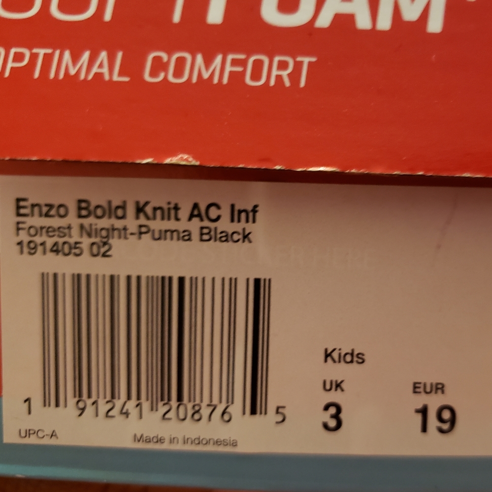 Black and Green Puma Tennis Shoes